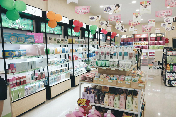 化妝品加盟店怎么做 加盟小資生活實現(xiàn)合作共贏